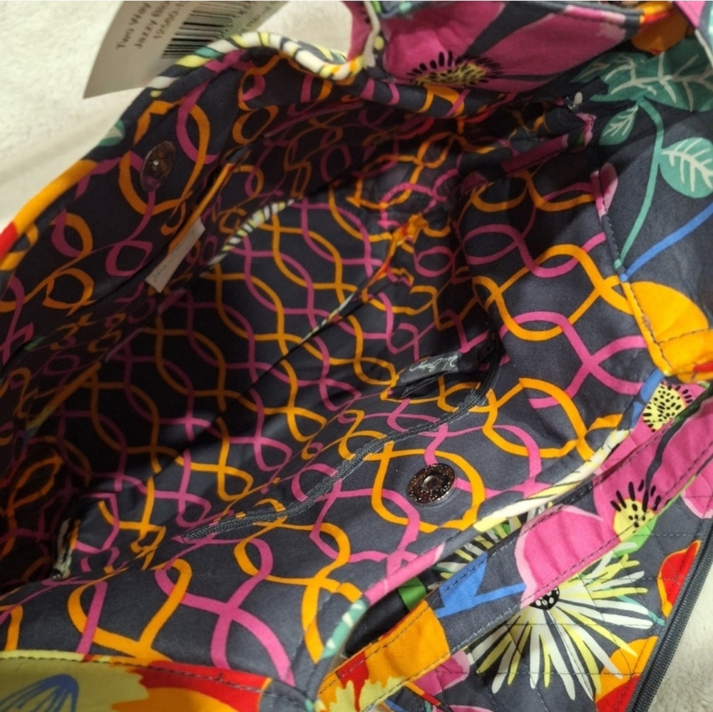 NWT Vera Bradley Two Way Tote & Wristlet Set - Picture 5 of 7